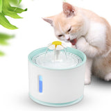 Fantana apa pentru pisici si caini Wistig, cu adaptor USB, Iluminare LED, cu purificare si filtrare, 2.4 L, Alb - wistig